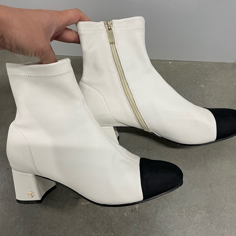 Chanel Lambskin Boots EU40 size US8.5 - Picture 4 of 5